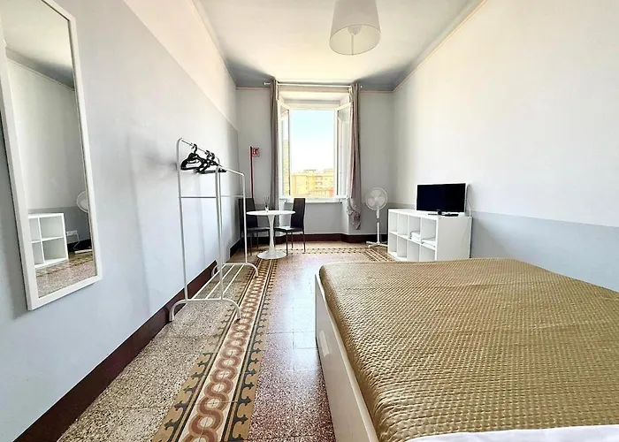 Free Parking 5 Minutes From The Station Λα Σπέτσια